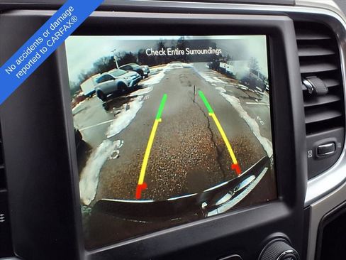 Used 2020 RAM 1500 Classic SLT w/ Luxury Group image 24