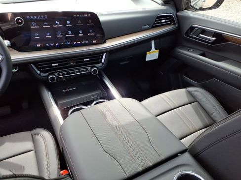 New 2026 Chevrolet Tahoe High Country AWD/4WD image 16