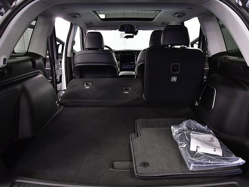 Used 2023 Jeep Grand Cherokee 4WD 4xe w/ Luxury Tech Group II image 28