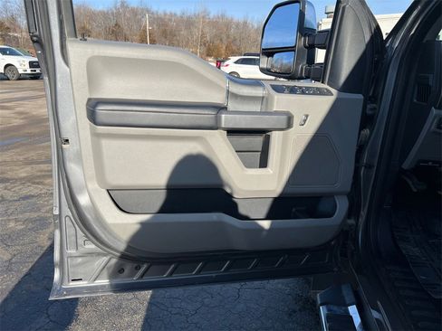 Used 2021 Ford F250 XLT w/ XLT Premium Package image 11