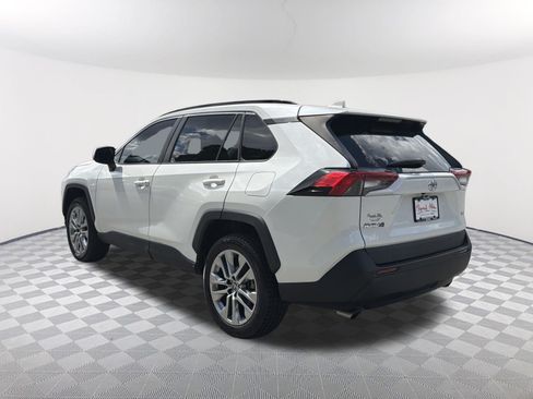 Used 2021 Toyota RAV4 XLE Premium FWD image 3