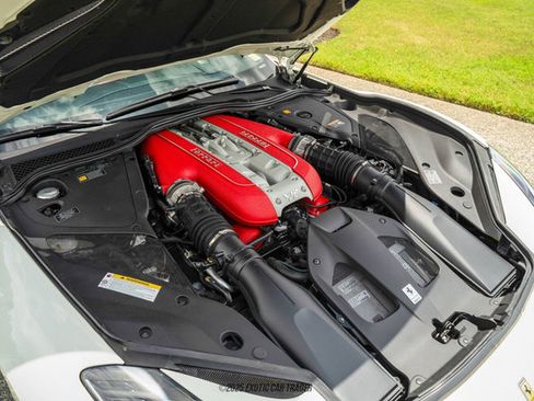 Used 2019 Ferrari 812 Superfast image 17