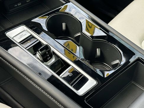 Used 2025 Volkswagen Atlas Cross Sport SEL Premium R-Line image 32