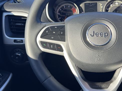 Used 2022 Jeep Cherokee Latitude image 21