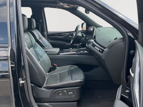 Used 2021 Cadillac Escalade ESV Sport w/ Driver Assist Tech Package AWD/4WD image 21