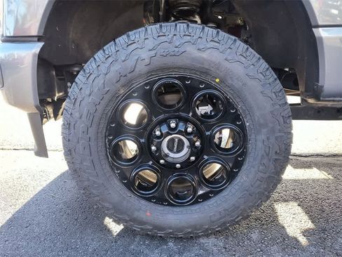 Used 2024 Ford F250 XLT w/ Black Appearance Package image 11