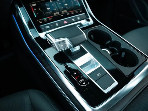 Used 2022 Audi Q8 Premium Plus AWD/4WD image 40