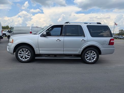 Used 2017 Ford Expedition Limited w/ Equipment Group 301A RWD image 7