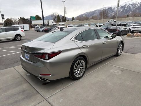 Used 2019 Lexus ES 350 w/ Accessory Package image 4