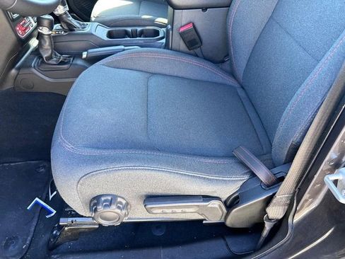 Used 2024 Jeep Wrangler Unlimited Rubicon image 17