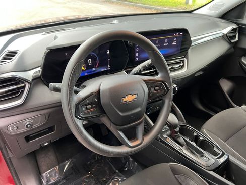 Used 2025 Chevrolet TrailBlazer LT image 29