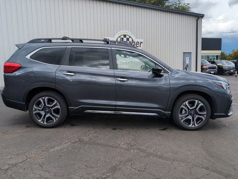 Used 2024 Subaru Ascent Touring image 8