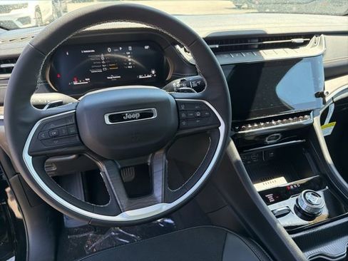 New 2026 Jeep Grand Cherokee Altitude AWD/4WD image 16