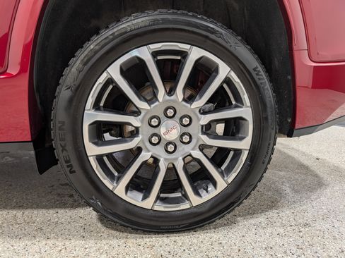 Used 2021 GMC Acadia Denali w/ Denali Technology Package image 10