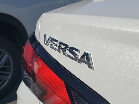 Used 2025 Nissan Versa SV image 7