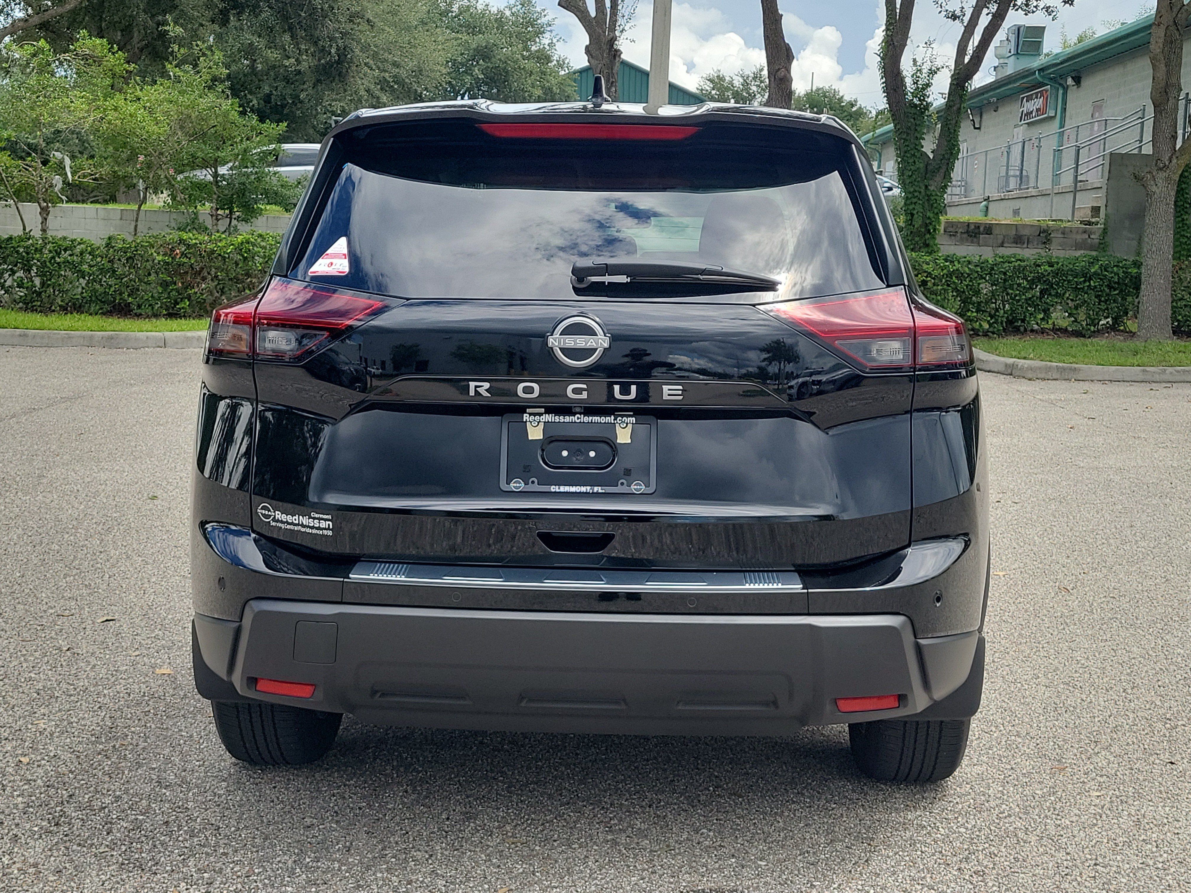 Certified 2026 Nissan Rogue SV w/ Cold Weather Package FWD image 6