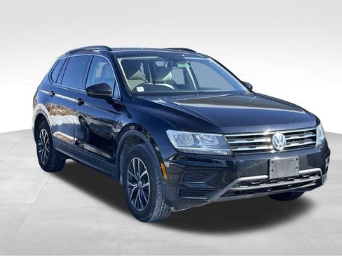 Used 2019 Volkswagen Tiguan SE w/ Panoramic Sunroof Package image 3