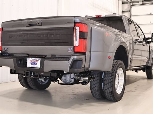 New 2026 Ford F450 Platinum w/ FX4 Off-Road Package AWD/4WD image 9