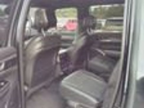 Used 2024 Jeep Wagoneer L Series II image 7