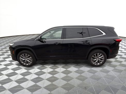 Used 2025 Buick Enclave Preferred image 2