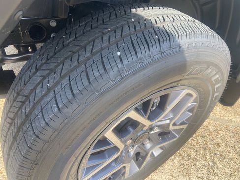 Used 2026 Jeep Wrangler Sahara image 27