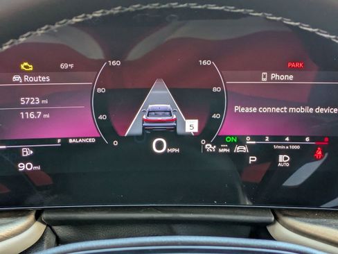 Used 2025 Audi Q5 Premium w/ Convenience Package image 12