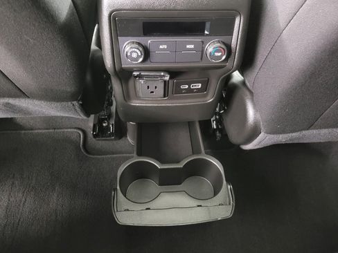 Used 2023 GMC Acadia SLE w/ Driver Convenience Package image 23