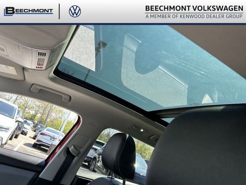 Used 2023 Volkswagen Taos SE w/ Panoramic Sunroof Package AWD/4WD image 24