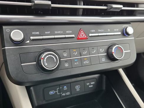 Used 2025 Hyundai Tucson SE image 19