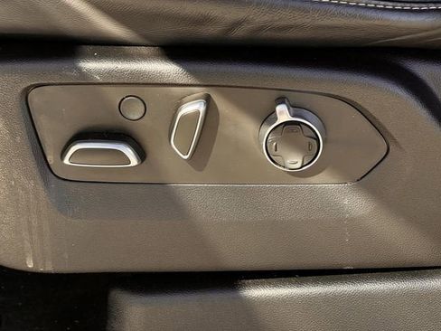 Used 2022 Cadillac Escalade ESV Sport Platinum image 23