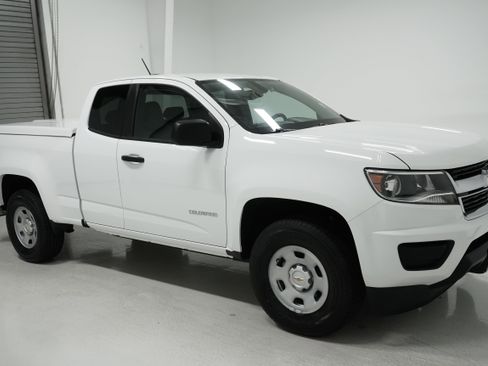 Used 2016 Chevrolet Colorado W/T w/ WT Convenience Package image 3
