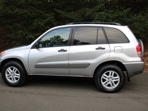 Used 2002 Toyota RAV4 4WD image 12