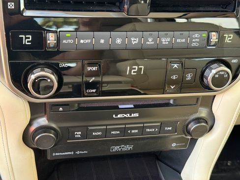 Used 2023 Lexus GX 460 Luxury w/ Sport Design Package AWD/4WD image 16