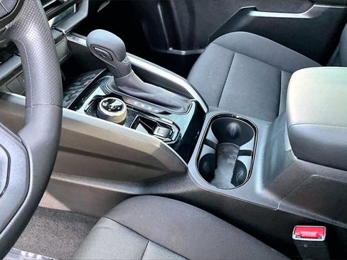 Used 2023 Chevrolet Colorado Trail Boss image 17