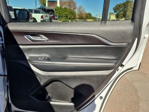 Used 2023 Jeep Grand Cherokee L Altitude image 21