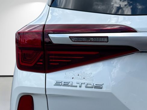 Used 2023 Kia Seltos S FWD image 10