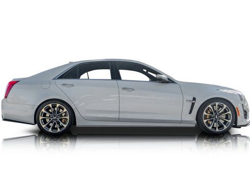 Used 2018 Cadillac CTS V w/ Luxury Package image 2