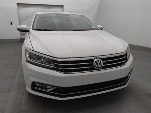 Used 2018 Volkswagen Passat 2.0T SE w/ SE Lighting Package FWD image 14