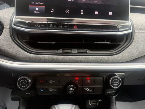 Certified 2022 Jeep Compass Latitude AWD/4WD image 23