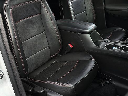 Used 2022 Chevrolet Equinox RS w/ RS Leather Package FWD image 24