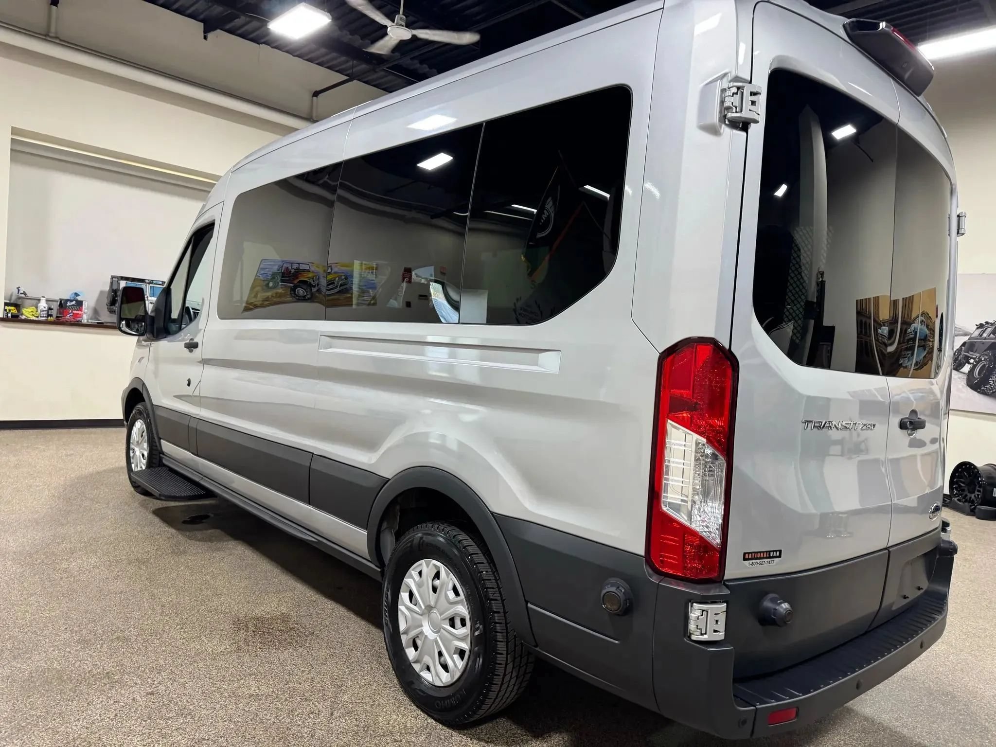 Used 2015 Ford Transit 250 148 Medium Roof RWD image 19