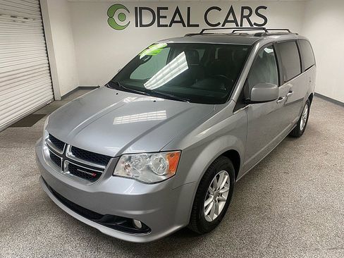 Used 2020 Dodge Grand Caravan SXT image 1