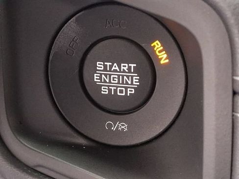 Used 2025 Jeep Wrangler Unlimited Sahara AWD/4WD image 24