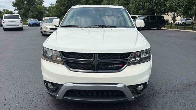 Used 2019 Dodge Journey Crossroad FWD image 3