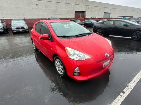 Used 2012 Toyota Prius C Four w/ Preferred Accessory Pkg #1 image 2