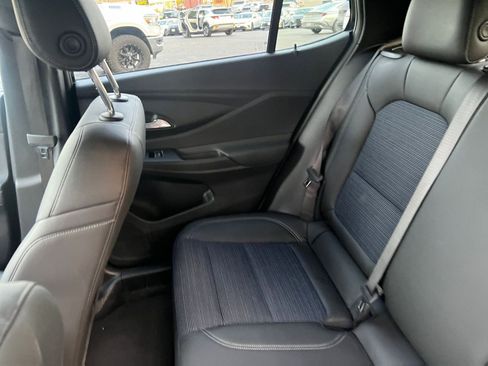 Used 2025 Buick Envista Preferred image 34