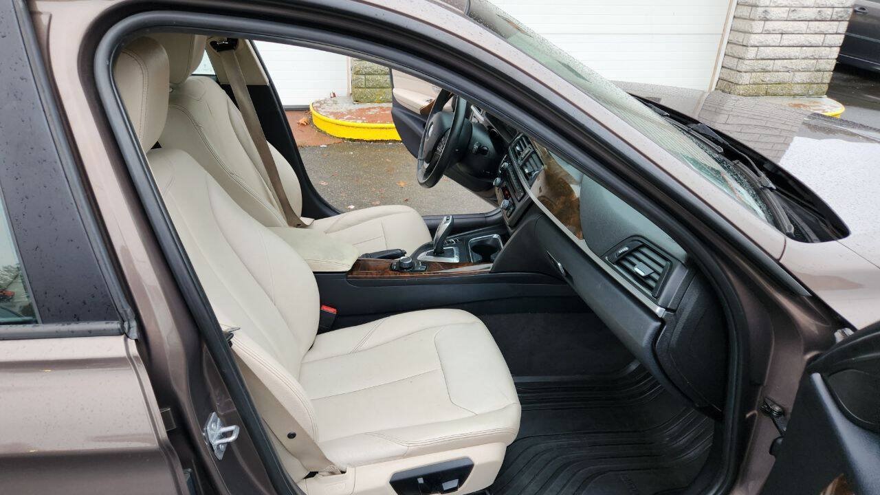 Used 2015 BMW 320i xDrive Sedan AWD/4WD image 17