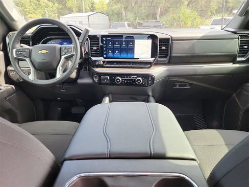 Used 2025 Chevrolet Silverado 3500 LT AWD/4WD image 14