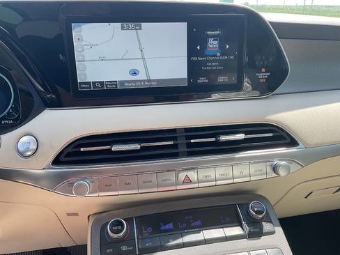 Used 2020 Hyundai Palisade Limited image 19