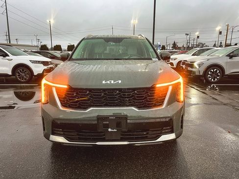 Used 2025 Kia Sorento EX image 4